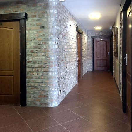 Hotel Kameleon Tarnobrzeg Bagian luar foto