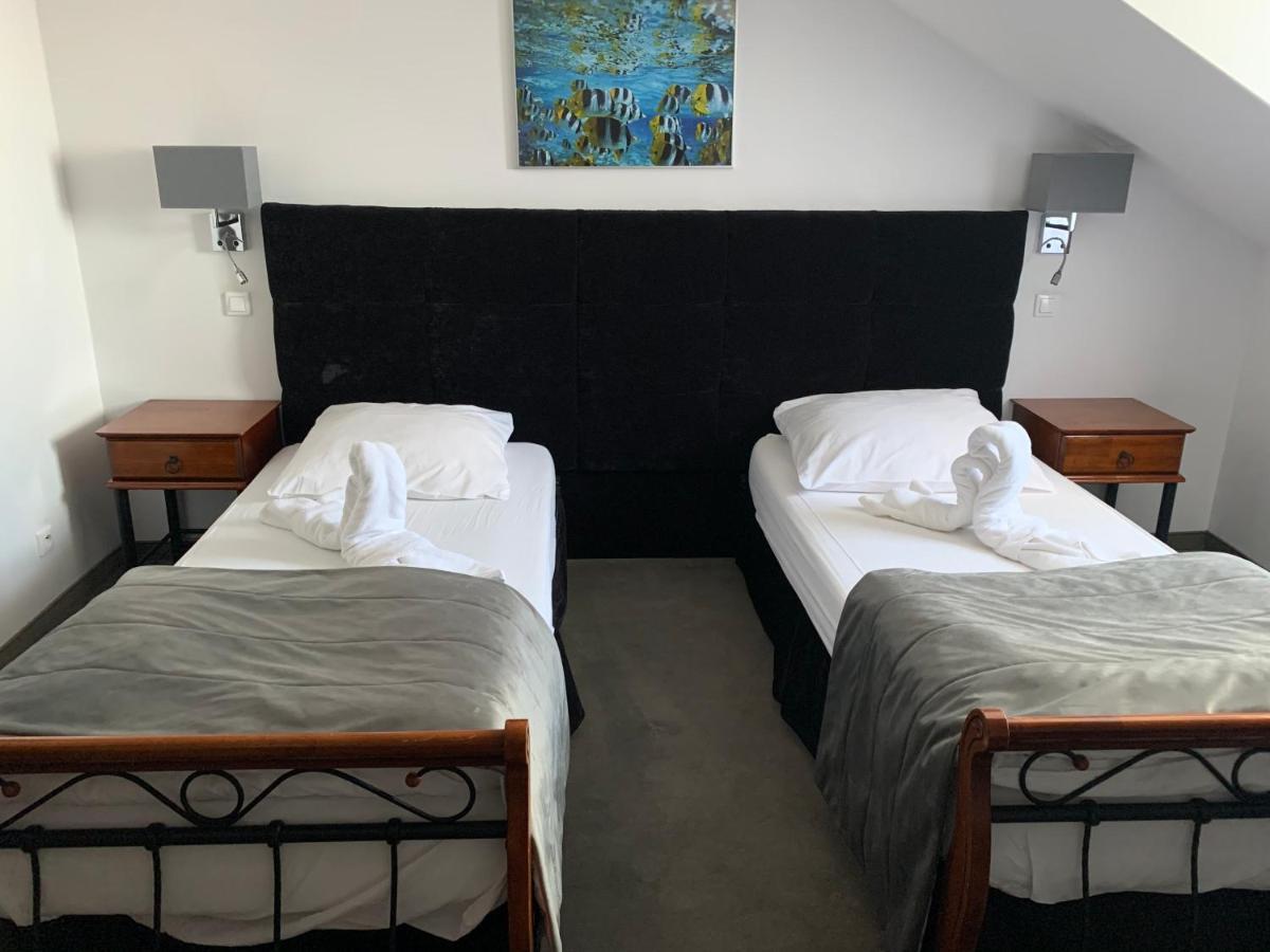 Hotel Kameleon Tarnobrzeg Bagian luar foto