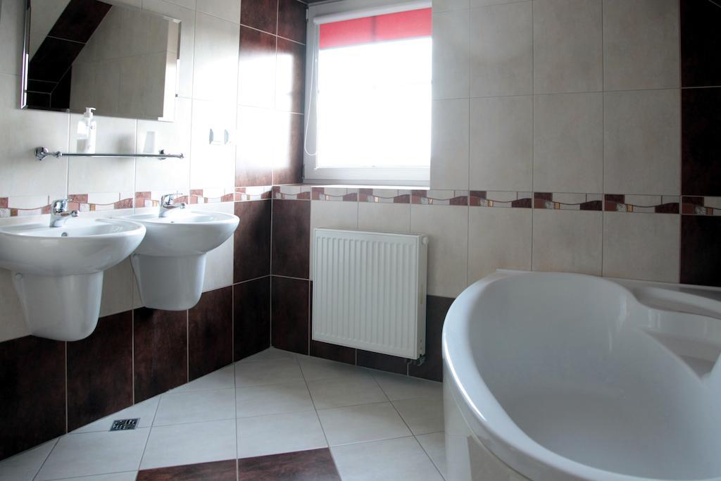 Hotel Kameleon Tarnobrzeg Ruang foto